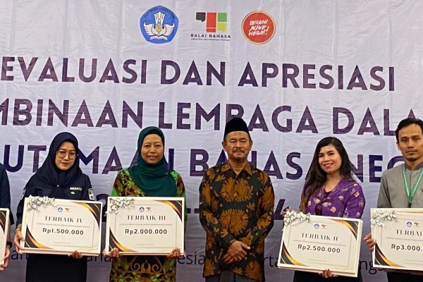 Terpilih Sebagai Terbaik Satu Lembaga Swasta Siaran Pers